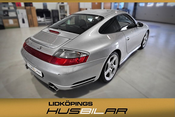 Porsche 911 Carrera 4S 6 of 19