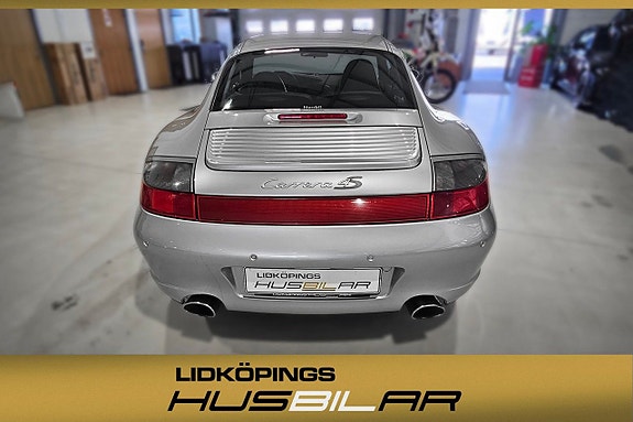 Porsche 911 Carrera 4S 7 of 19