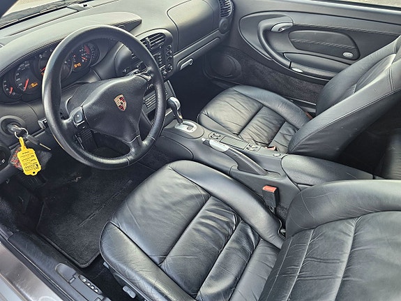 Porsche 911 Carrera 4S 11 of 19