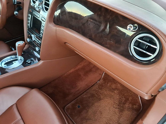 Bentley Continental GT 26 of 27