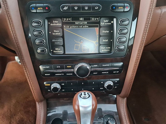 Bentley Continental GT 21 of 27