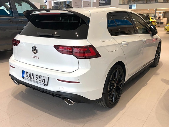 Volkswagen Golf VIII 14 of 19