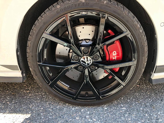 Volkswagen Golf VIII 19 of 19