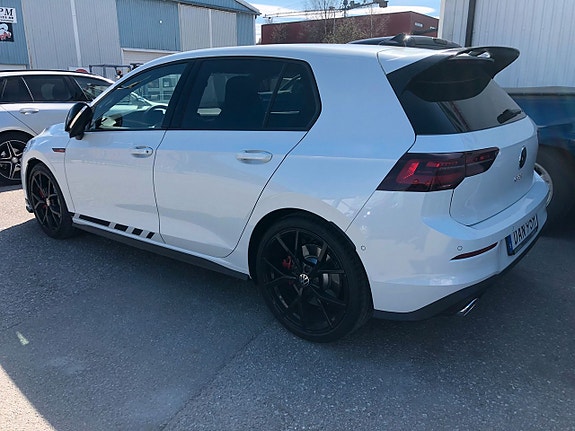 Volkswagen Golf VIII 12 of 19