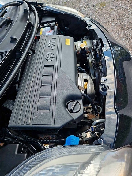 Toyota Yaris 7 of 10
