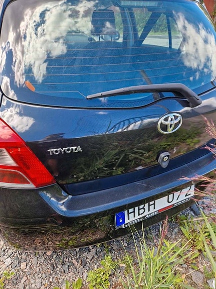Toyota Yaris 6 of 10