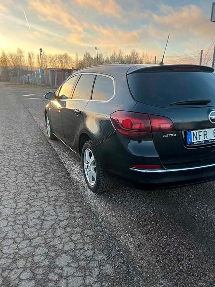Opel Astra 9 of 13