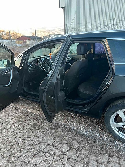 Opel Astra 10 of 13