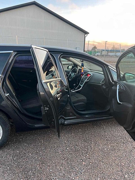 Opel Astra 8 of 13