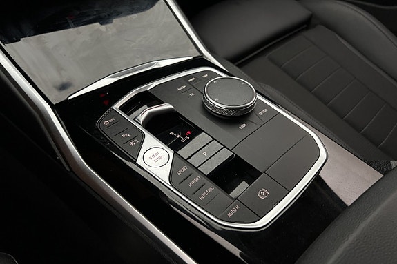 BMW 330e 25 of 30