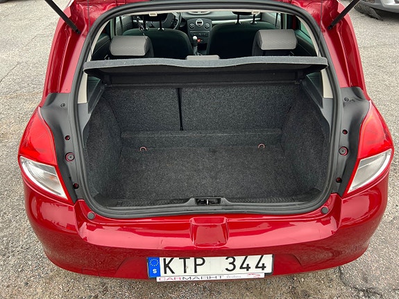 Renault Clio 15 of 18