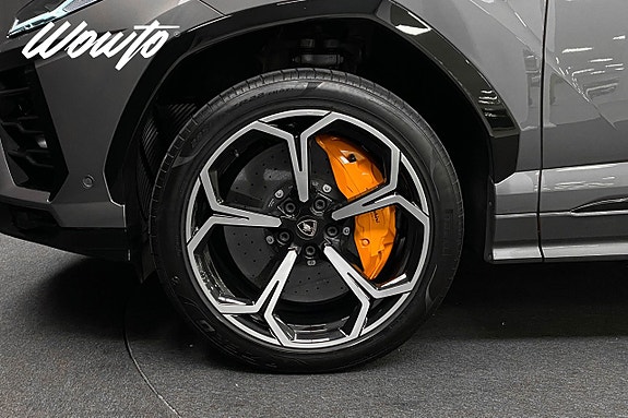 Lamborghini Urus 25 of 26