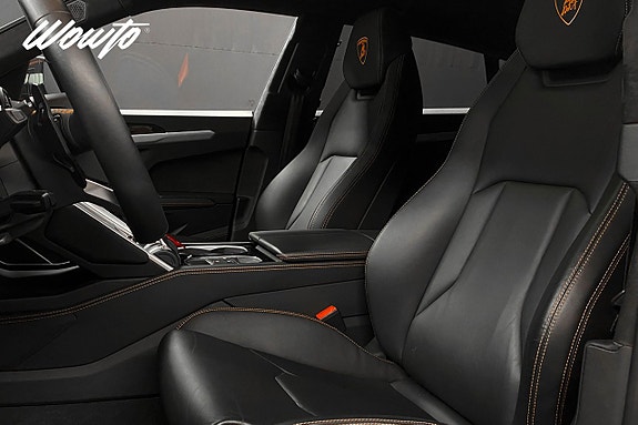 Lamborghini Urus 9 of 26