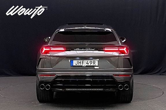 Lamborghini Urus 6 of 26