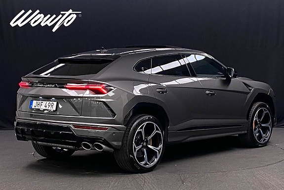Lamborghini Urus 5 of 5