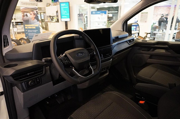 Ford Transit Custom 2 of 9
