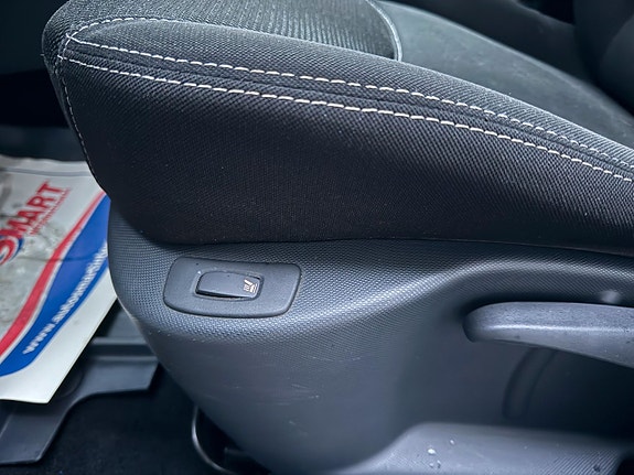 Renault Clio 17 of 22