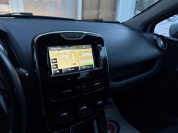 Renault Clio 21 of 22