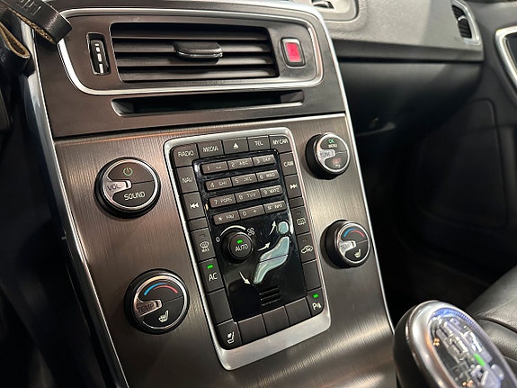 Volvo S60 14 of 18