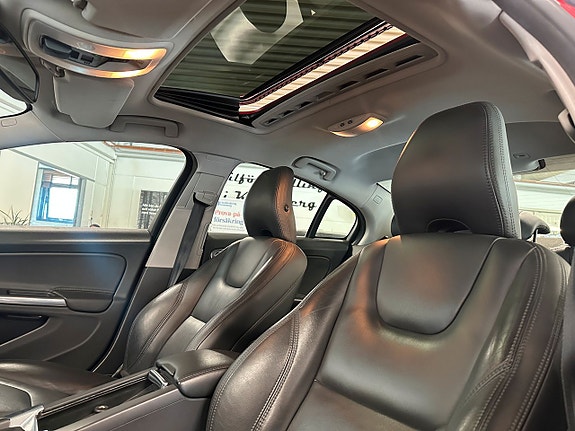 Volvo S60 11 of 18