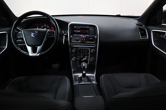 Volvo XC60 13 of 18