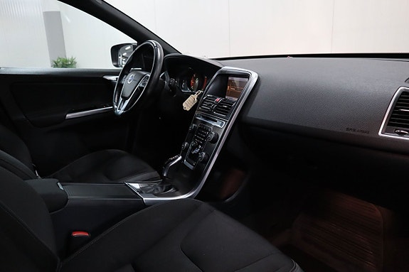 Volvo XC60 9 of 18