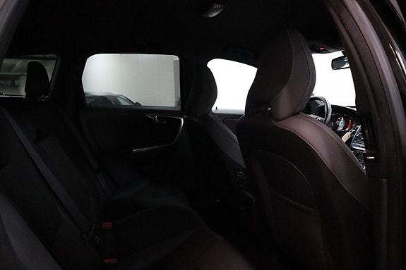 Volvo XC60 11 of 18