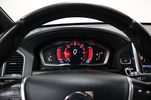 Volvo XC60 16 of 18