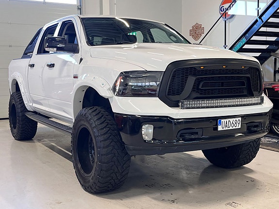 Dodge RAM 1500 5.7 V8 HEMI 4x4 395hk HÖJD/37" däck