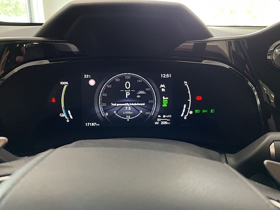 Lexus NX450h+ 19 of 23