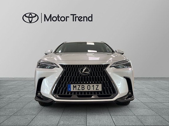 Lexus NX450h+ 5 of 23