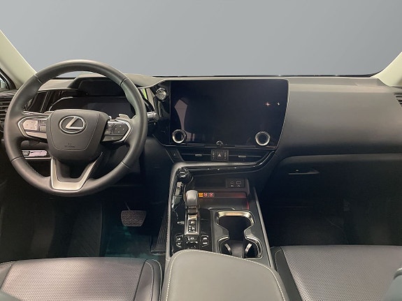 Lexus NX450h+ 9 of 23