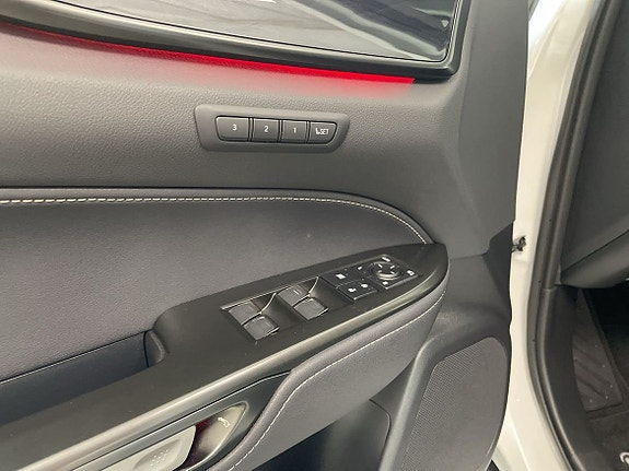 Lexus NX450h+ 13 of 23