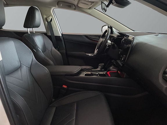 Lexus NX450h+ 7 of 23