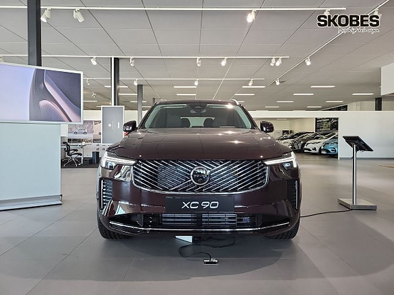 Volvo XC90 3 of 5