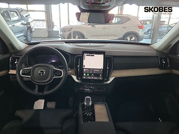 Volvo XC90 12 of 18