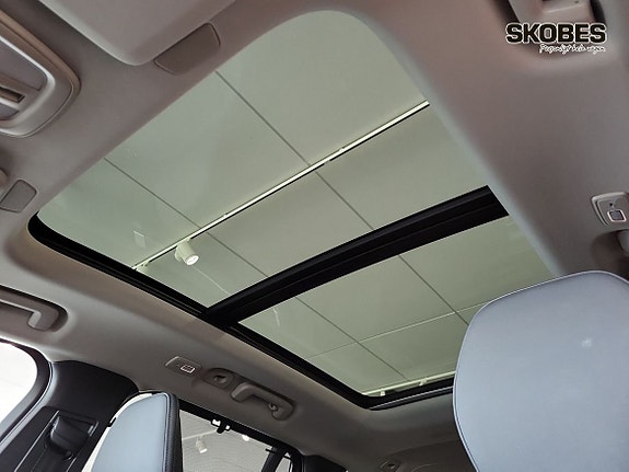 Volvo XC90 18 of 18