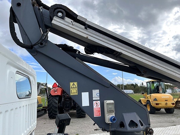 Nissan Cabstar 11 of 19
