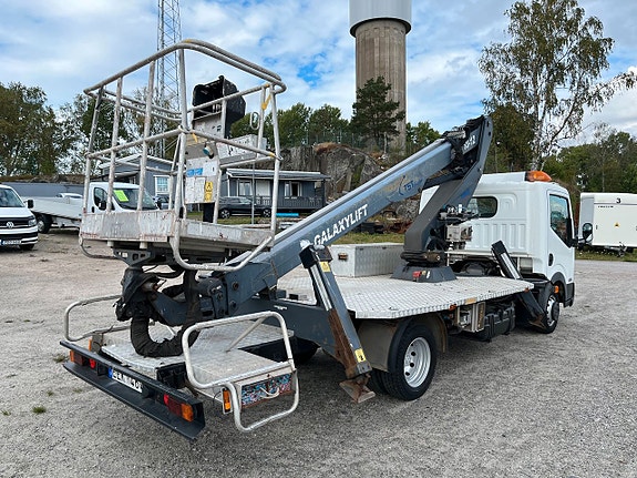 Nissan Cabstar 9 of 19
