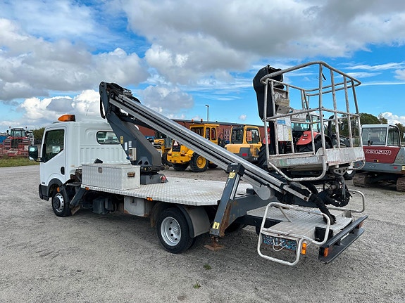 Nissan Cabstar 7 of 19