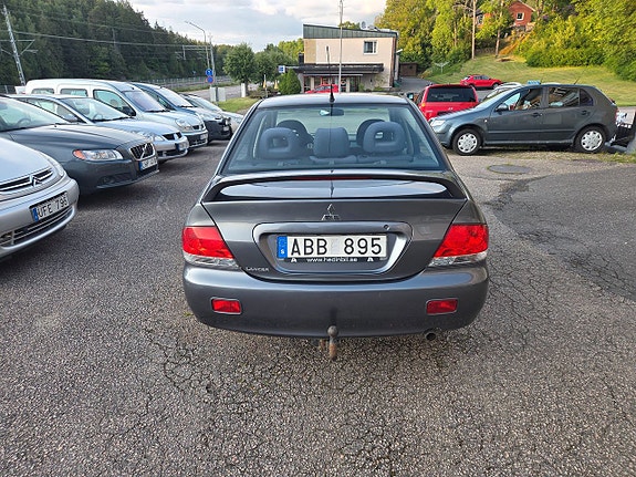 Mitsubishi Lancer 6 of 12