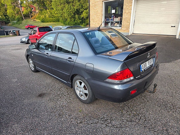 Mitsubishi Lancer 5 of 12