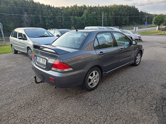 Mitsubishi Lancer 4 of 12
