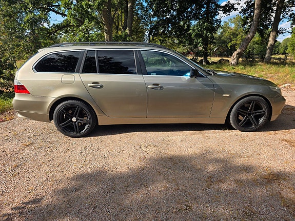 BMW 520 2 of 5