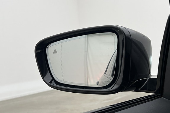 BMW 540i 13 of 30