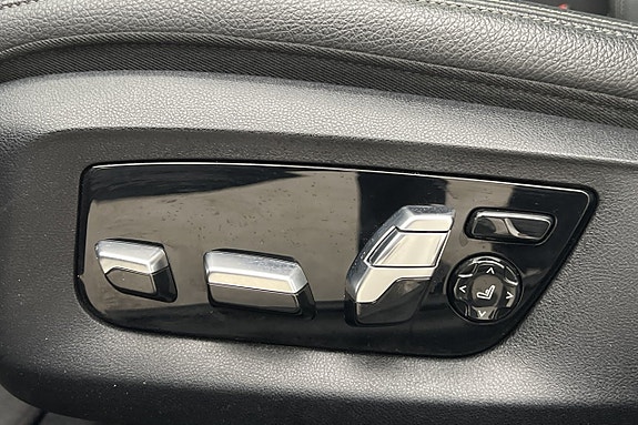 BMW 540i 14 of 30