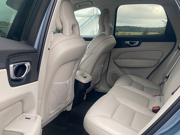 Volvo XC60 11 of 23