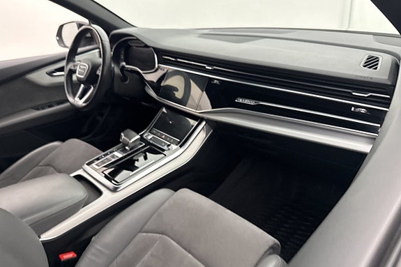 Audi Q8 12 of 30