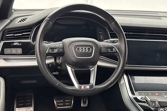 Audi Q8 11 of 30