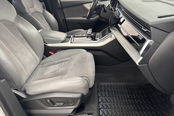 Audi Q8 16 of 30